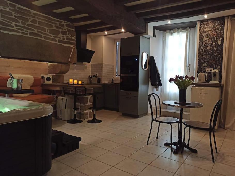L'Etreinte, Gite De Charme Avec Jacuzzi Interieur Et Sauna Guemene-sur-Scorff Exterior photo